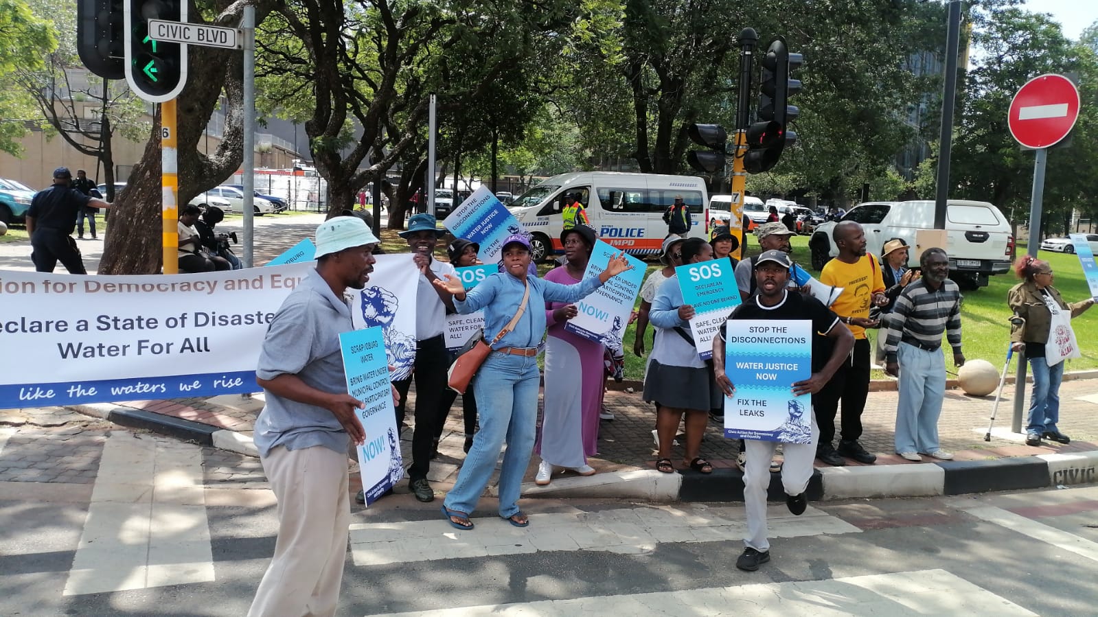 watercan-joburgcan-picket-joined-by-civic-organisations -fix-water-they-say